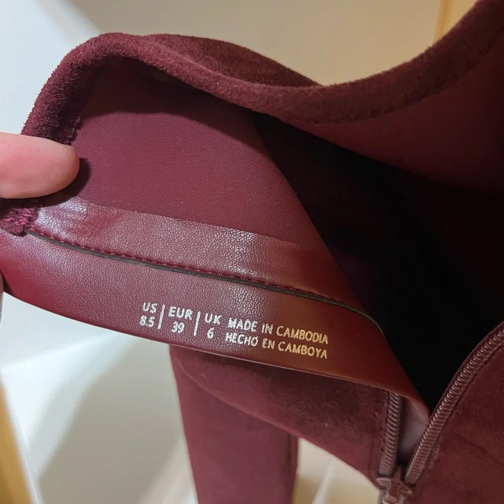 Heeled boots - Picture 8 of 10